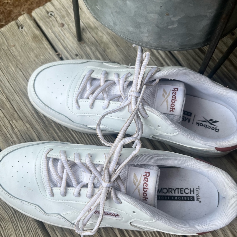 Reebok White and Maroon Sneakers Women’s Size 9 Memory Foam Inserts - Picture 2 of 5